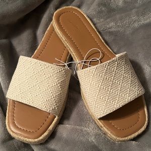 NWT Universal Thread Square Toe Espadrille Slides--wide width 9.5W